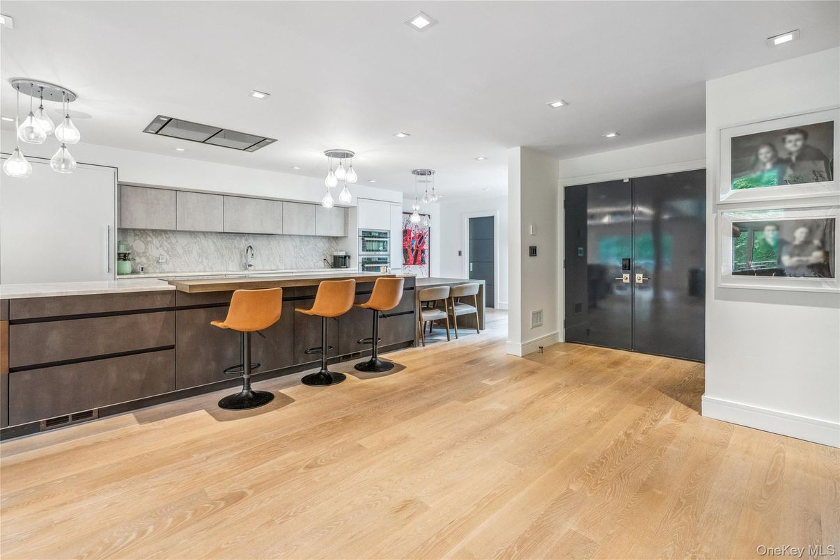 Dining room, Interior, Kitchen, Pendant Lights, Recessed Lighting, Wood Texture Flooring