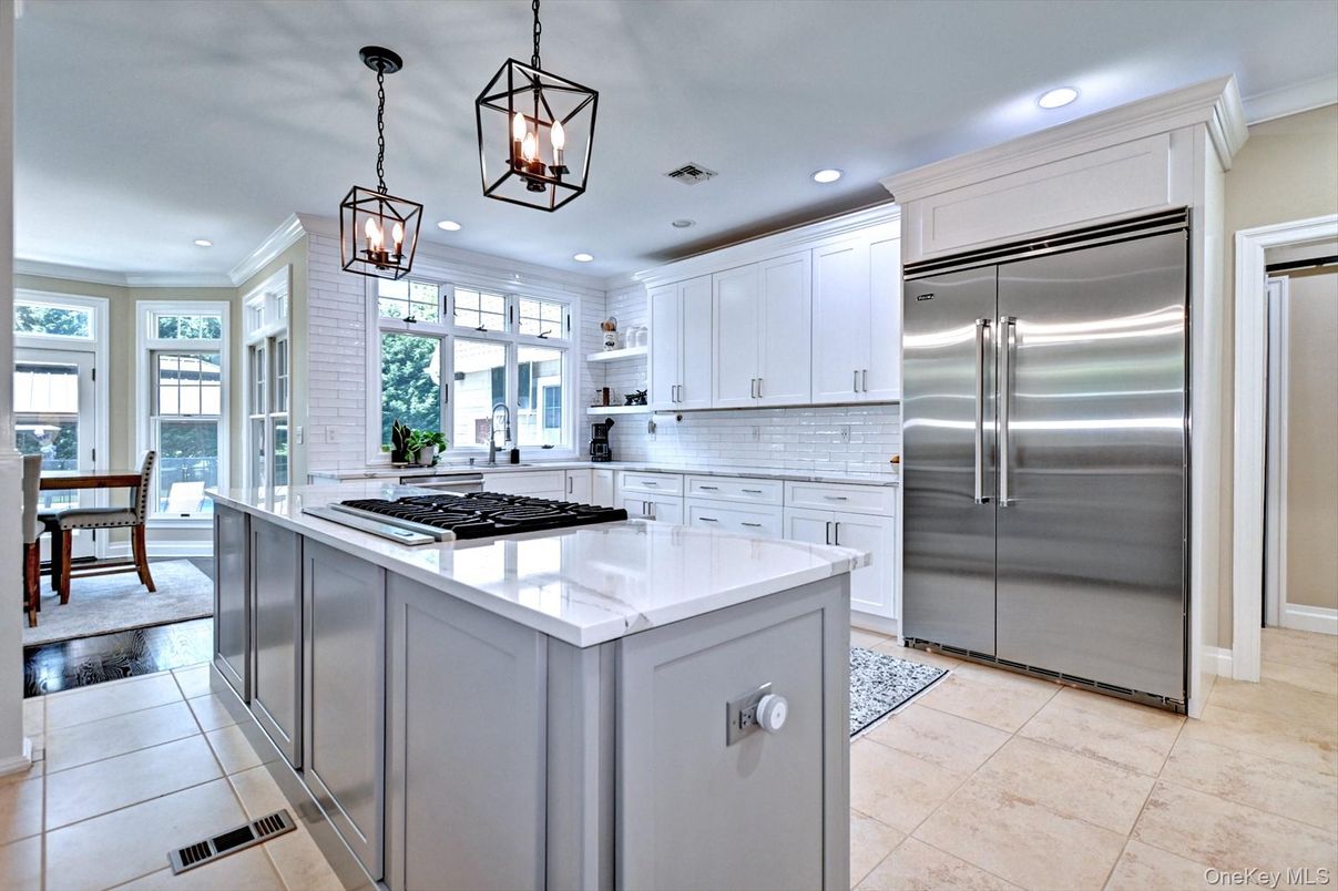 Dining room, Interior, Kitchen, Pendant Lights, Recessed Lighting, Stainless Steel Appliances