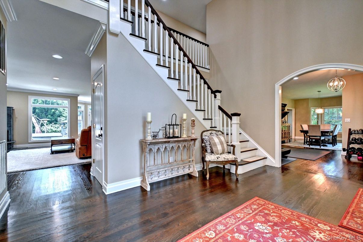 Chandelier, Dining room, Interior, Recessed Lighting, Wood Texture Flooring