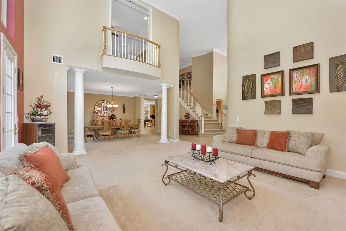 Chandelier, Dining room, Interior, Living room, Recessed Lighting