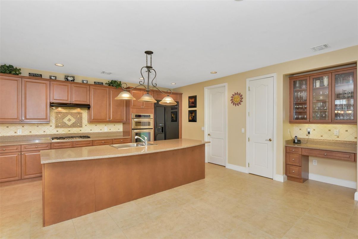 Interior, Kitchen, Pendant Lights, Recessed Lighting, Stainless Steel Appliances
