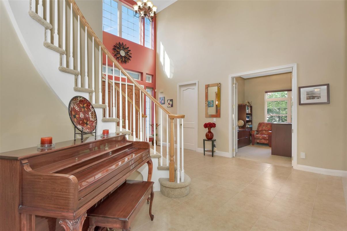 Chandelier, Interior, Pendant Lights, Piano
