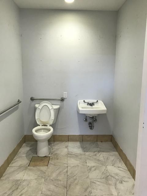 Bathroom, Interior, Marble, Recessed Lighting