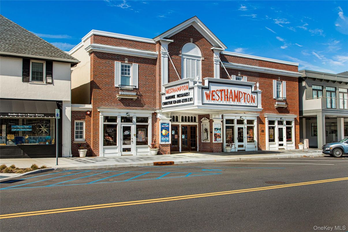 Exterior, Facade, Brick Facade, Rowhouse