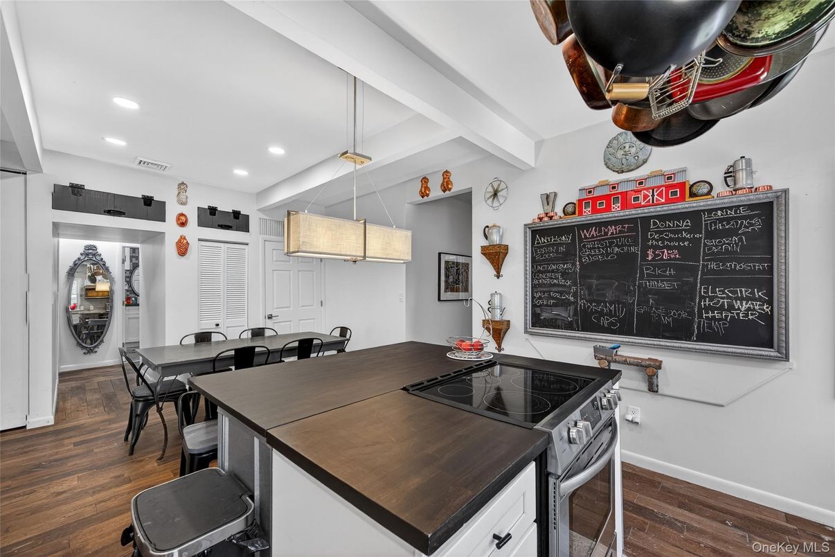 Dining room, Interior, Kitchen, Pendant Lights, Recessed Lighting, Wood Texture Flooring
