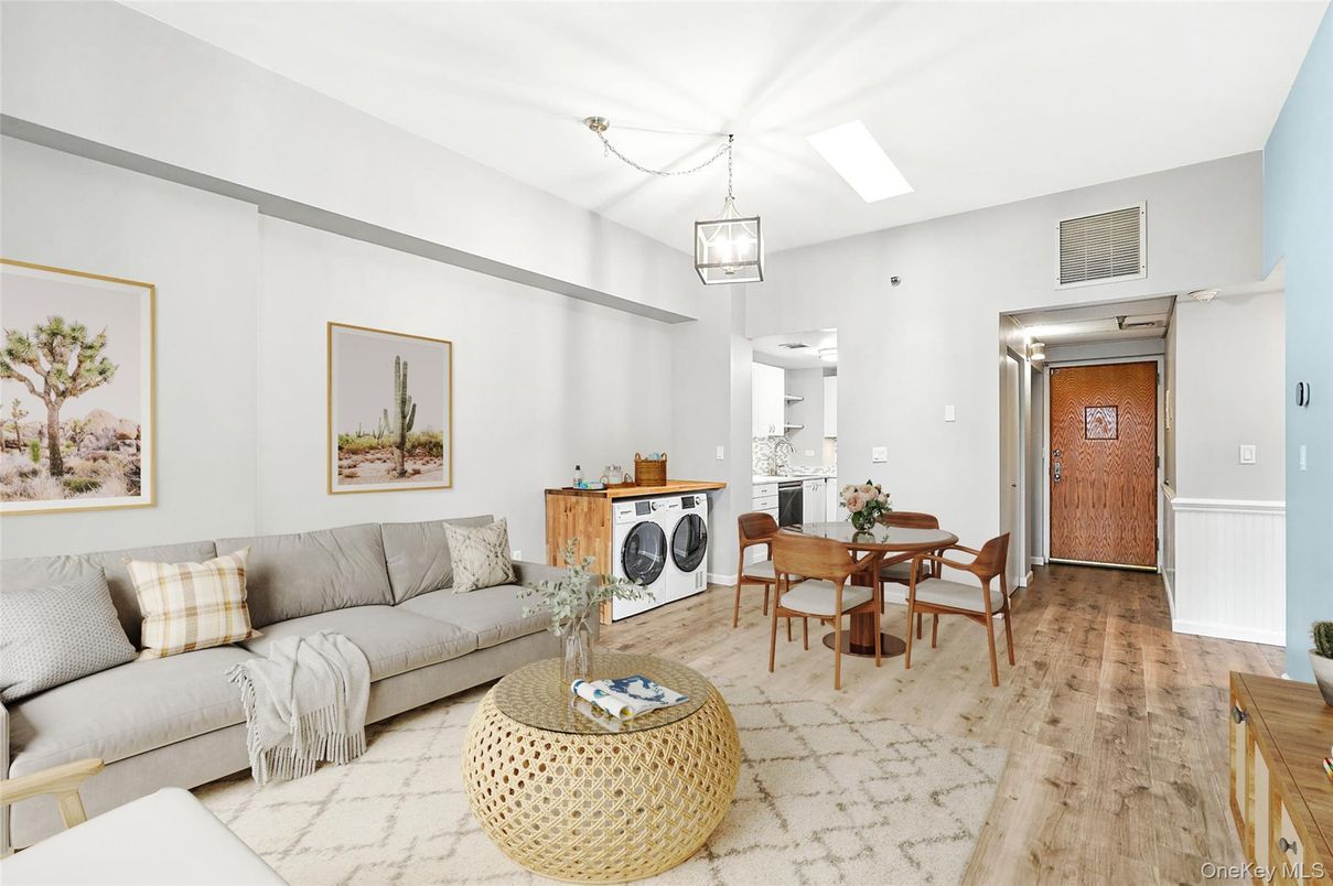 Dining room, Interior, Living room, Pendant Lights, Washer, Wood Texture Flooring