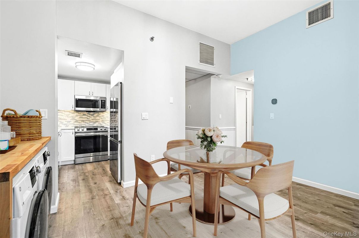 Dining room, Interior, Kitchen, Stainless Steel Appliances, Wood Texture Flooring