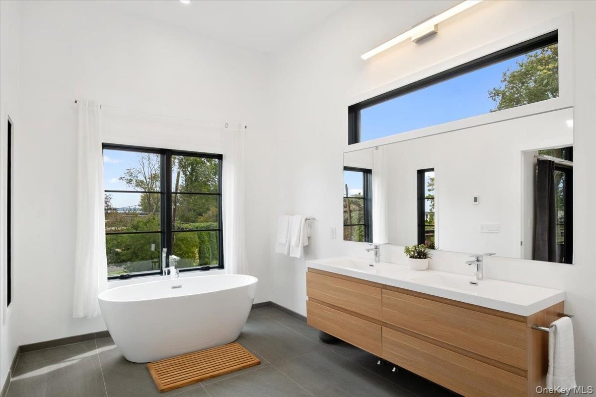 Bathroom, Dual Sink Vanities, Free Standing Baths, Interior