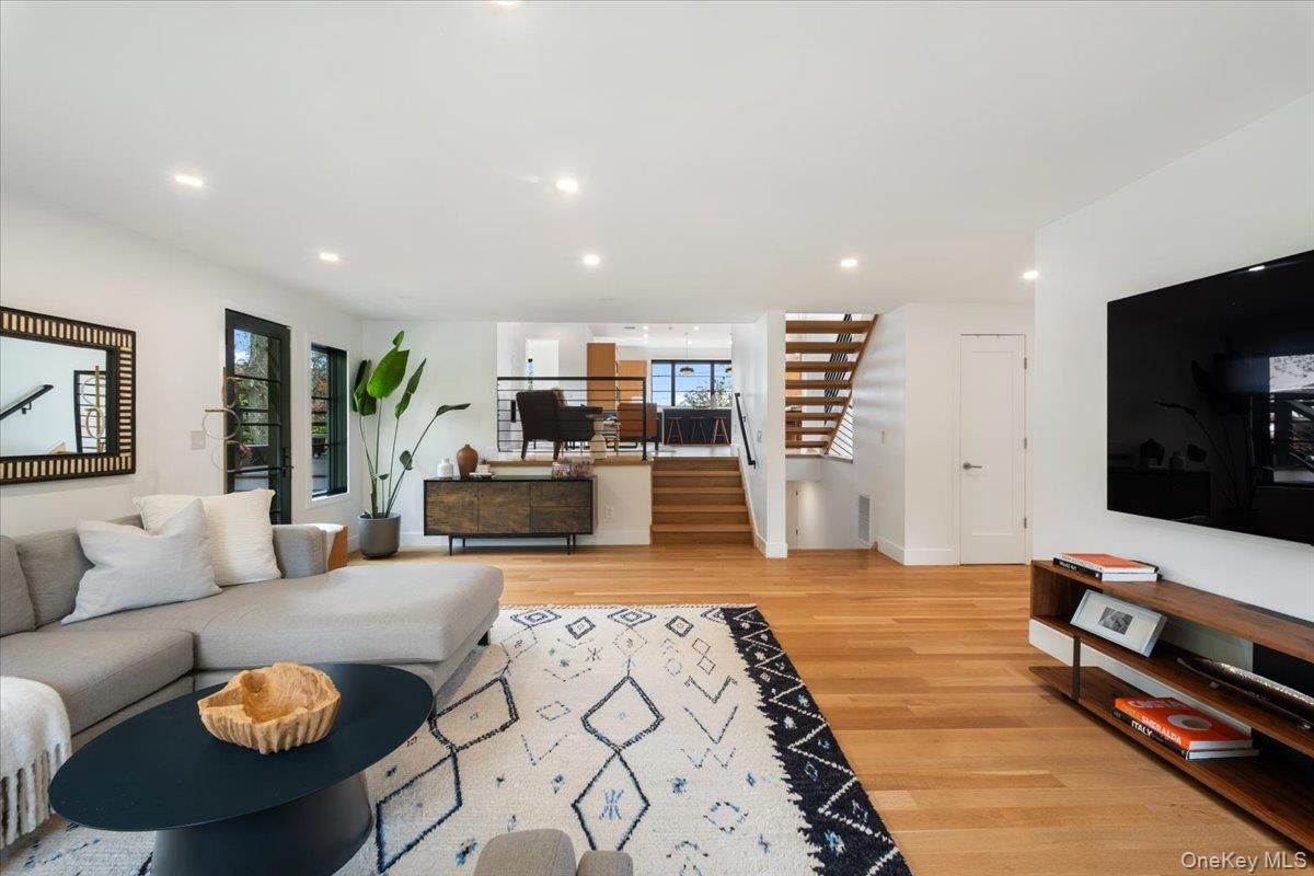 Interior, Living room, Recessed Lighting, Wood Texture Flooring