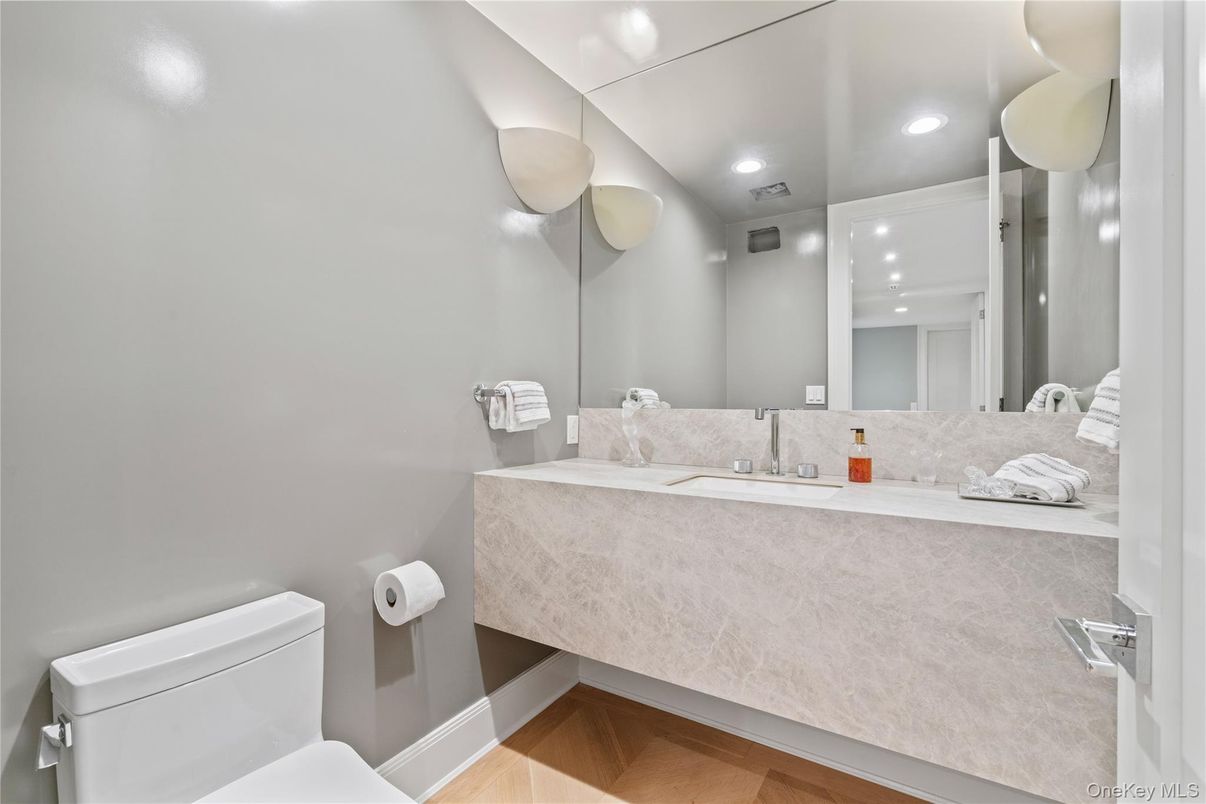 Bathroom, Interior, Recessed Lighting, Wood Texture Flooring