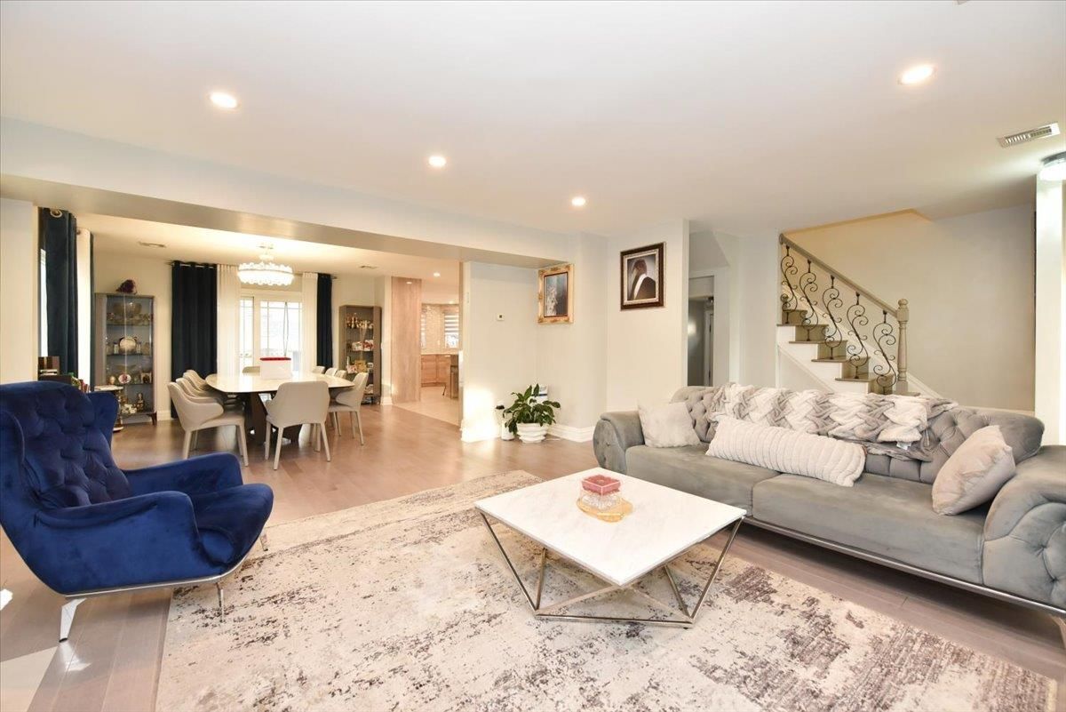 Chandelier, Dining room, Interior, Living room, Recessed Lighting, Wood Texture Flooring