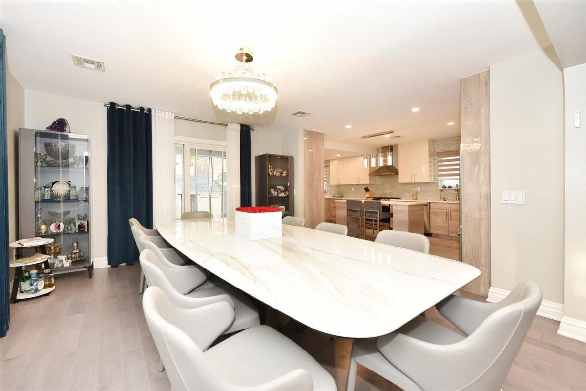 Chandelier, Dining room, Interior, Kitchen, Recessed Lighting, Wood Texture Flooring