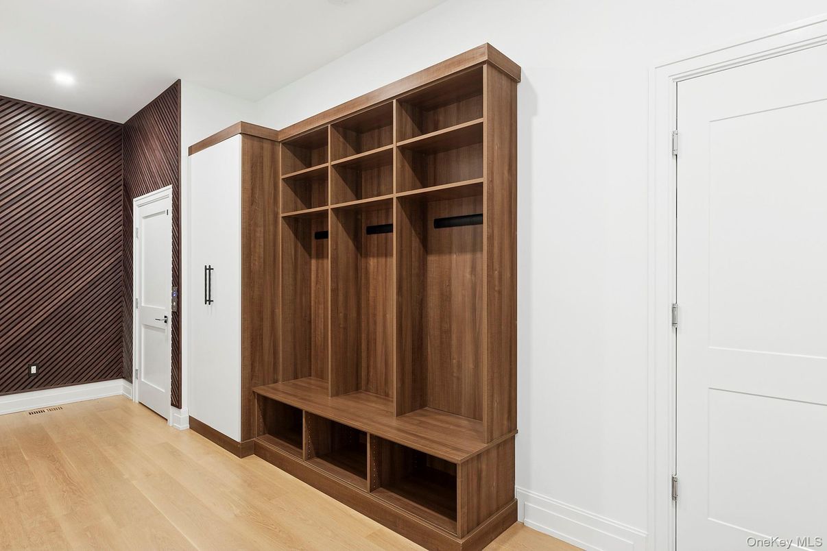 Interior, Recessed Lighting, Walk-in Closets, Wood Texture Flooring