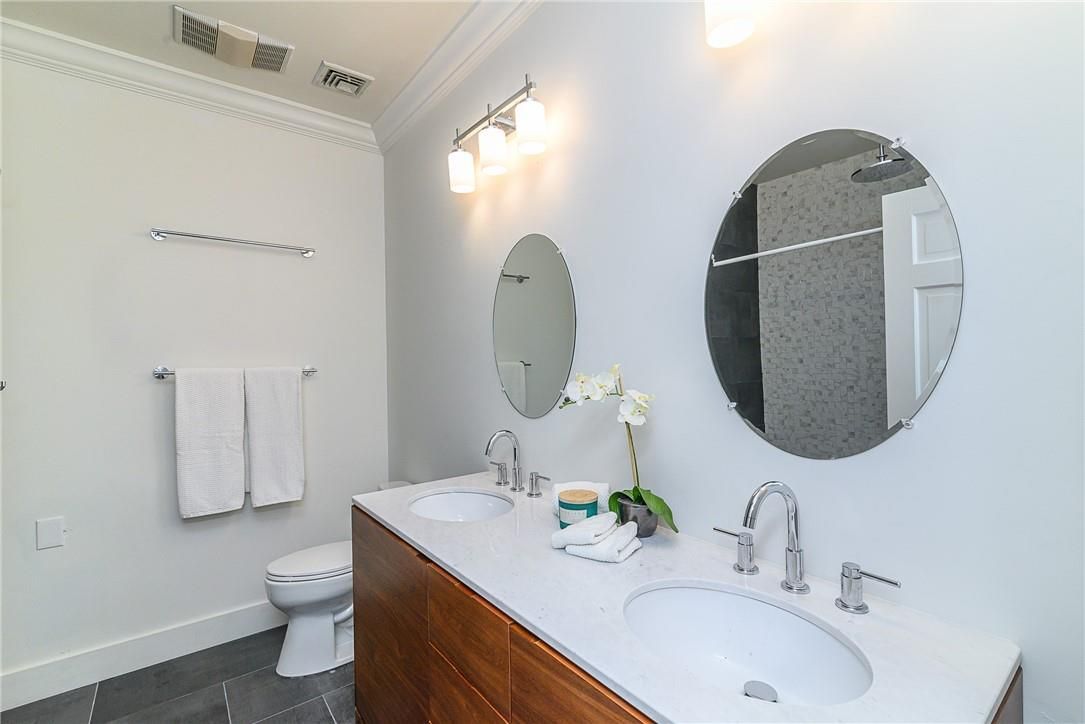 Bathroom, Dual Sink Vanities, Interior