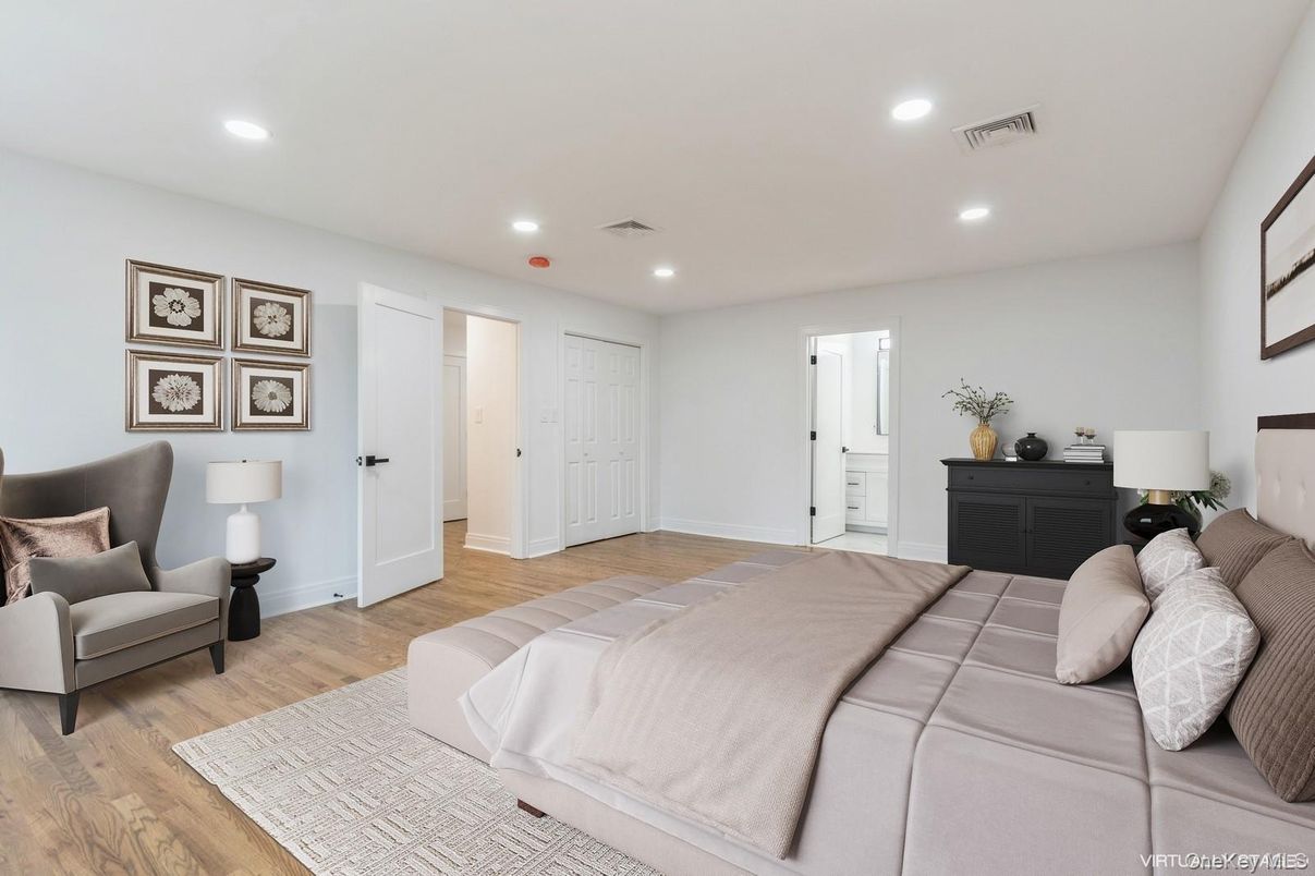 Bedroom, Interior, Recessed Lighting, Wood Texture Flooring