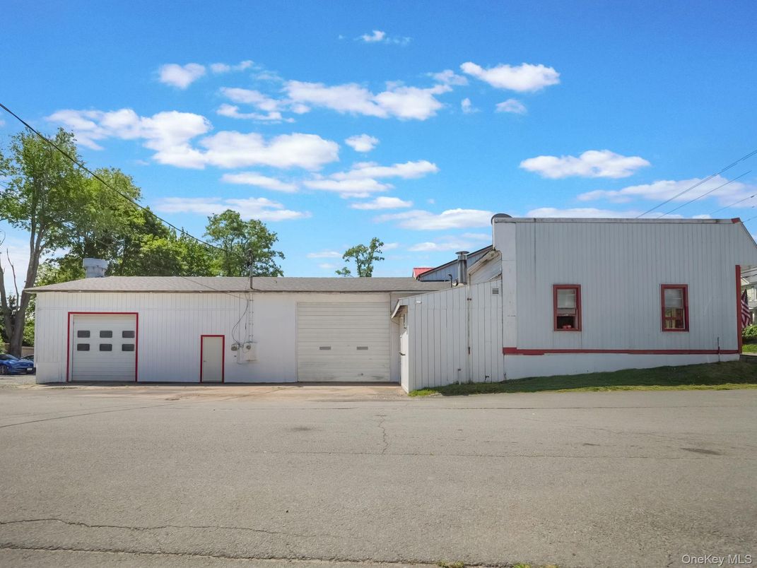 Detached Garage, Exterior