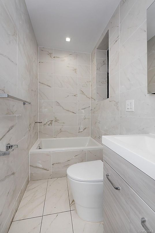 Bathroom, Interior, Marble, Marble Walls, Recessed Lighting
