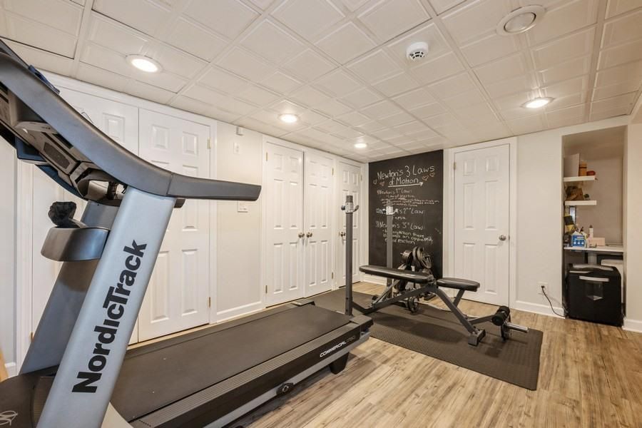 Fitness Equipment, Interior, Recessed Lighting, Wood Texture Flooring