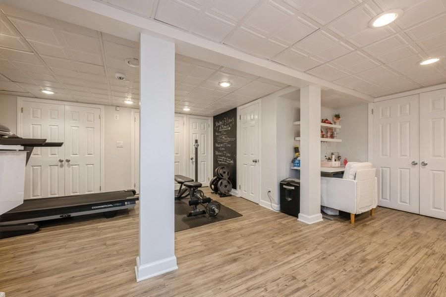 Fitness Equipment, Interior, Recessed Lighting, Wood Texture Flooring