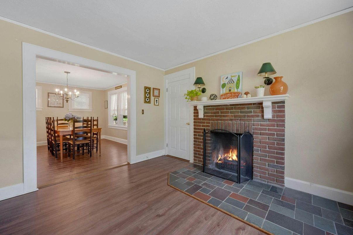Chandelier, Dining room, Fireplace, Interior, Wood Texture Flooring