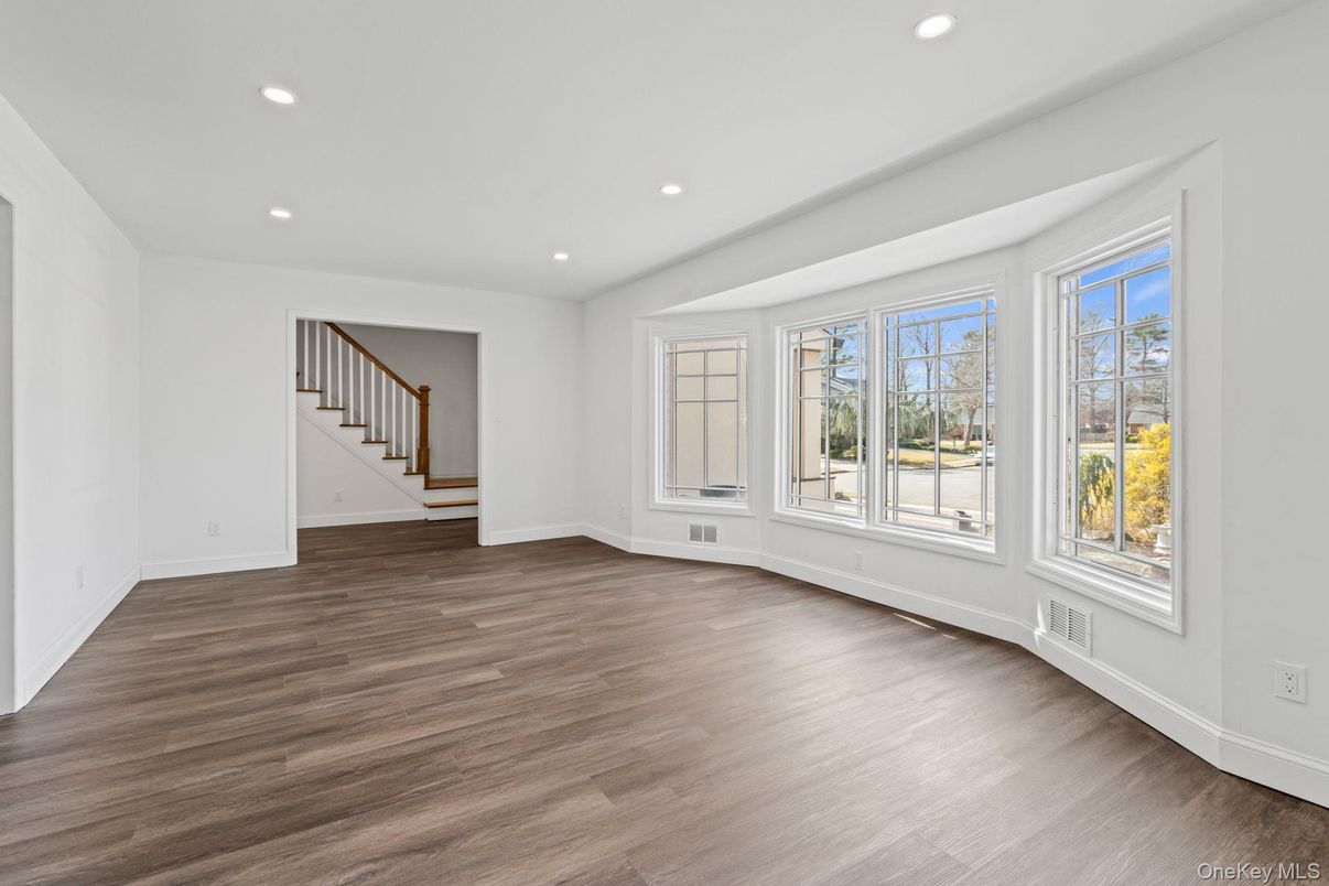 Empty room, Interior, Recessed Lighting, Wood Texture Flooring