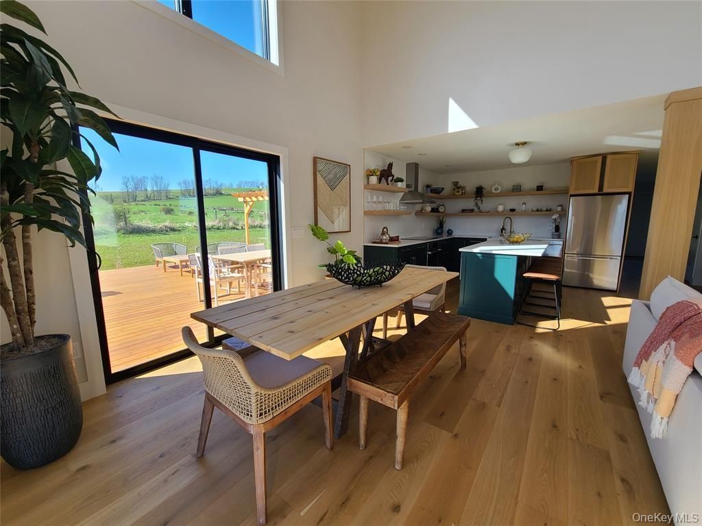 Dining room, Interior, Kitchen, Stainless Steel Appliances, Wood Texture Flooring