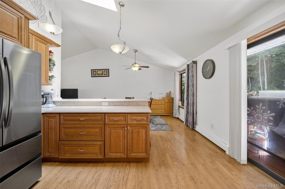 Interior, Pendant Lights, Wood Texture Flooring