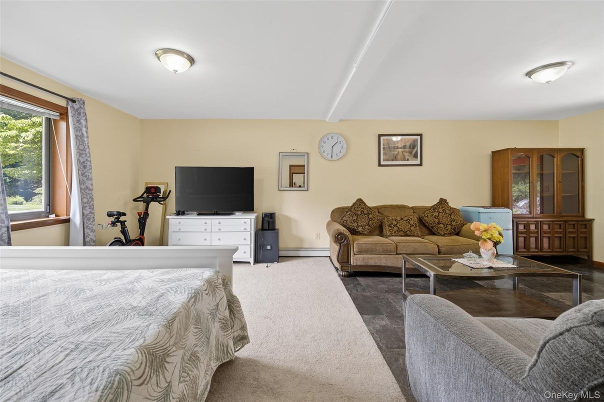 Bedroom, Fitness Equipment, Interior, Living room