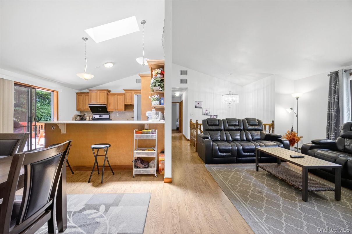 Interior, Kitchen, Living room, Pendant Lights, Wood Texture Flooring