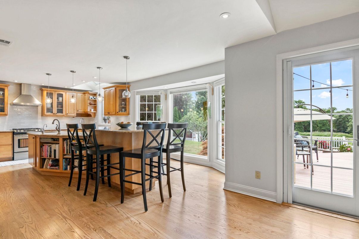 Dining room, Interior, Kitchen, Pendant Lights, Recessed Lighting, Wood Texture Flooring