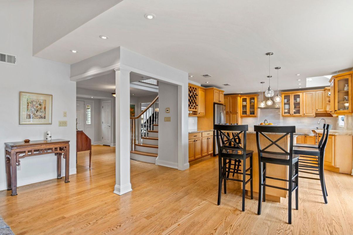 Dining room, Interior, Kitchen, Pendant Lights, Recessed Lighting, Wood Texture Flooring