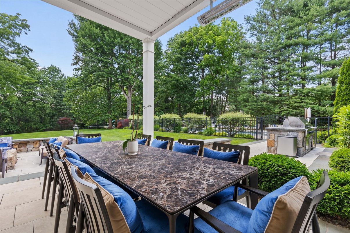 Exterior, Outdoor Kitchen