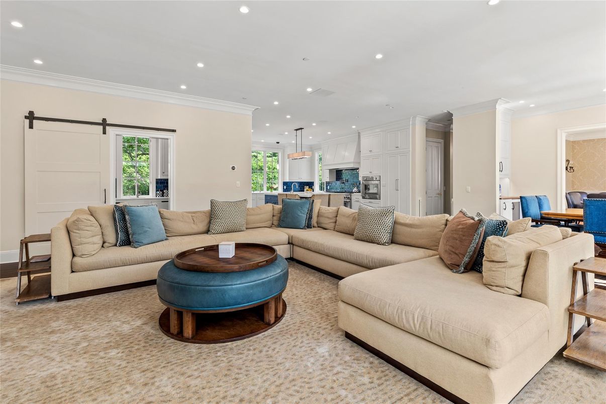 Interior, Kitchen, Living room, Pendant Lights, Recessed Lighting