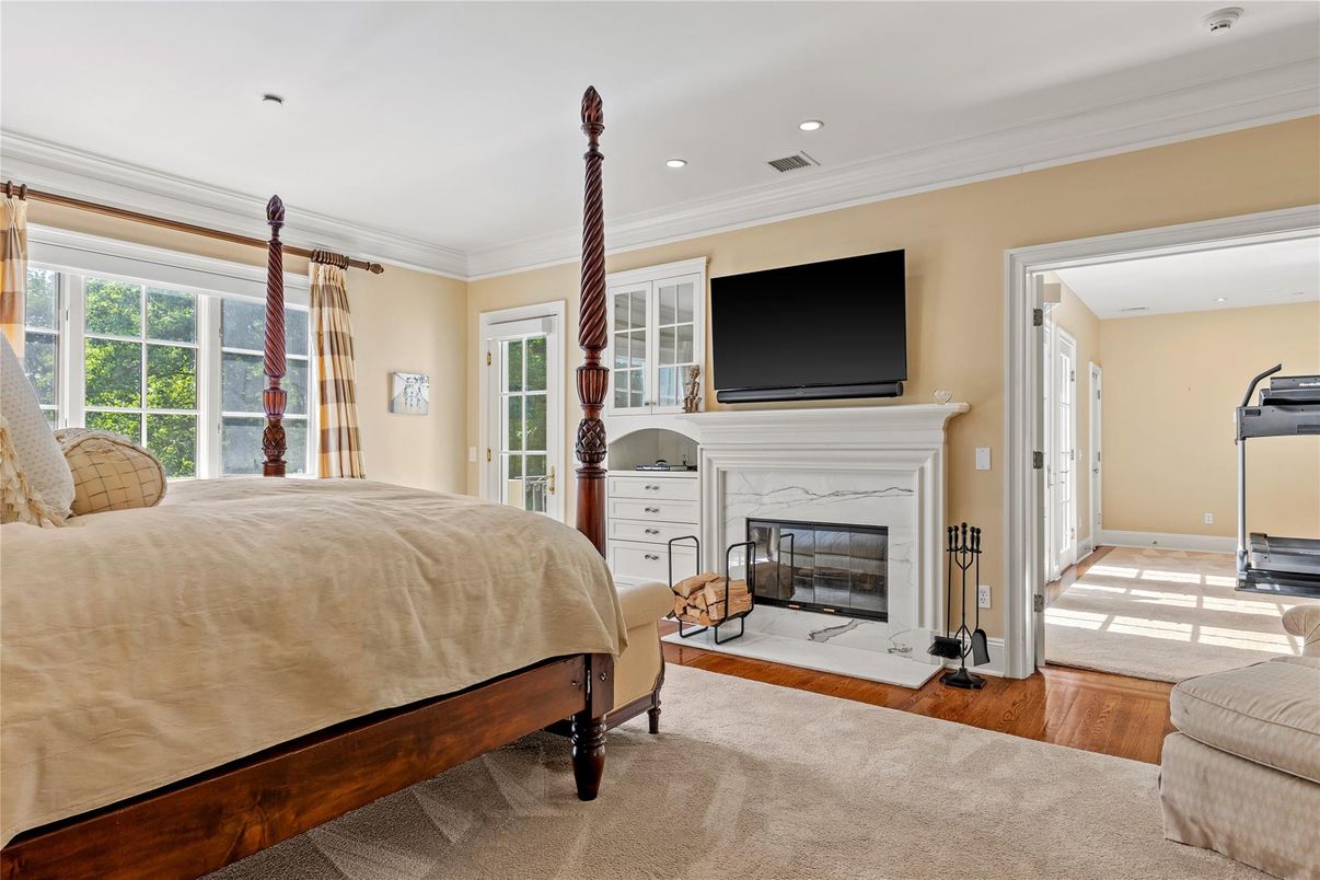 Bedroom, Fireplace, Interior, Recessed Lighting, Wood Texture Flooring
