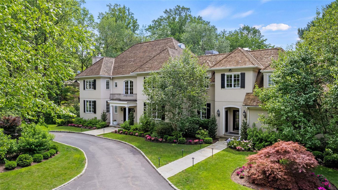 Exterior, Facade, French Provincial