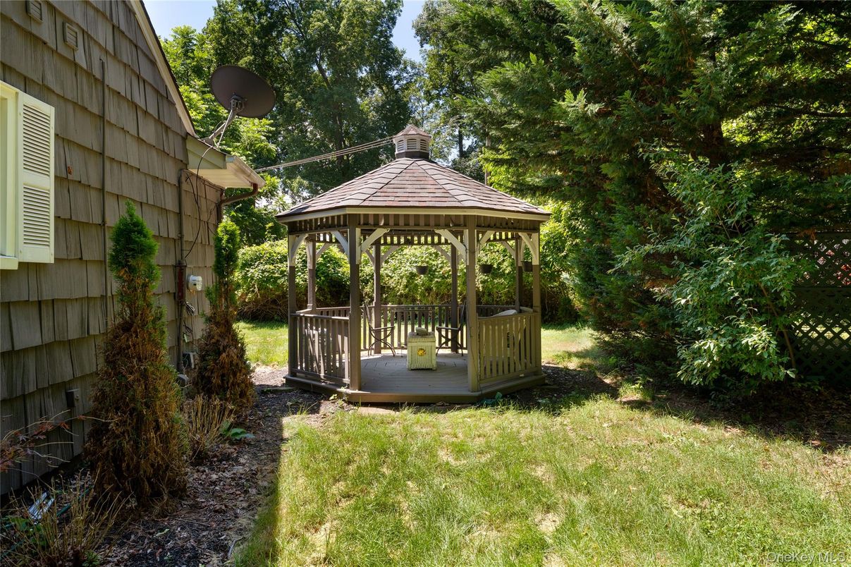 Backyard, Exterior, Hot Tub
