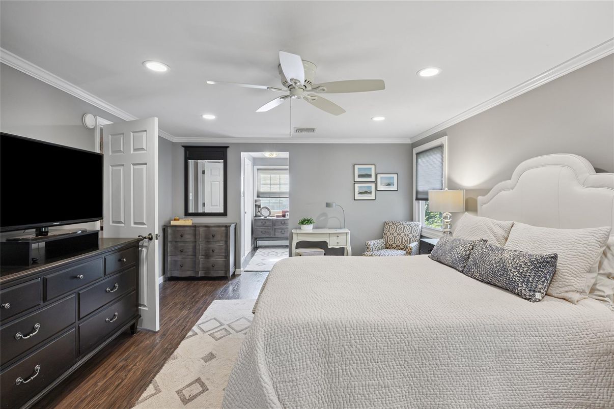 Bedroom, Interior, Recessed Lighting, Wood Texture Flooring