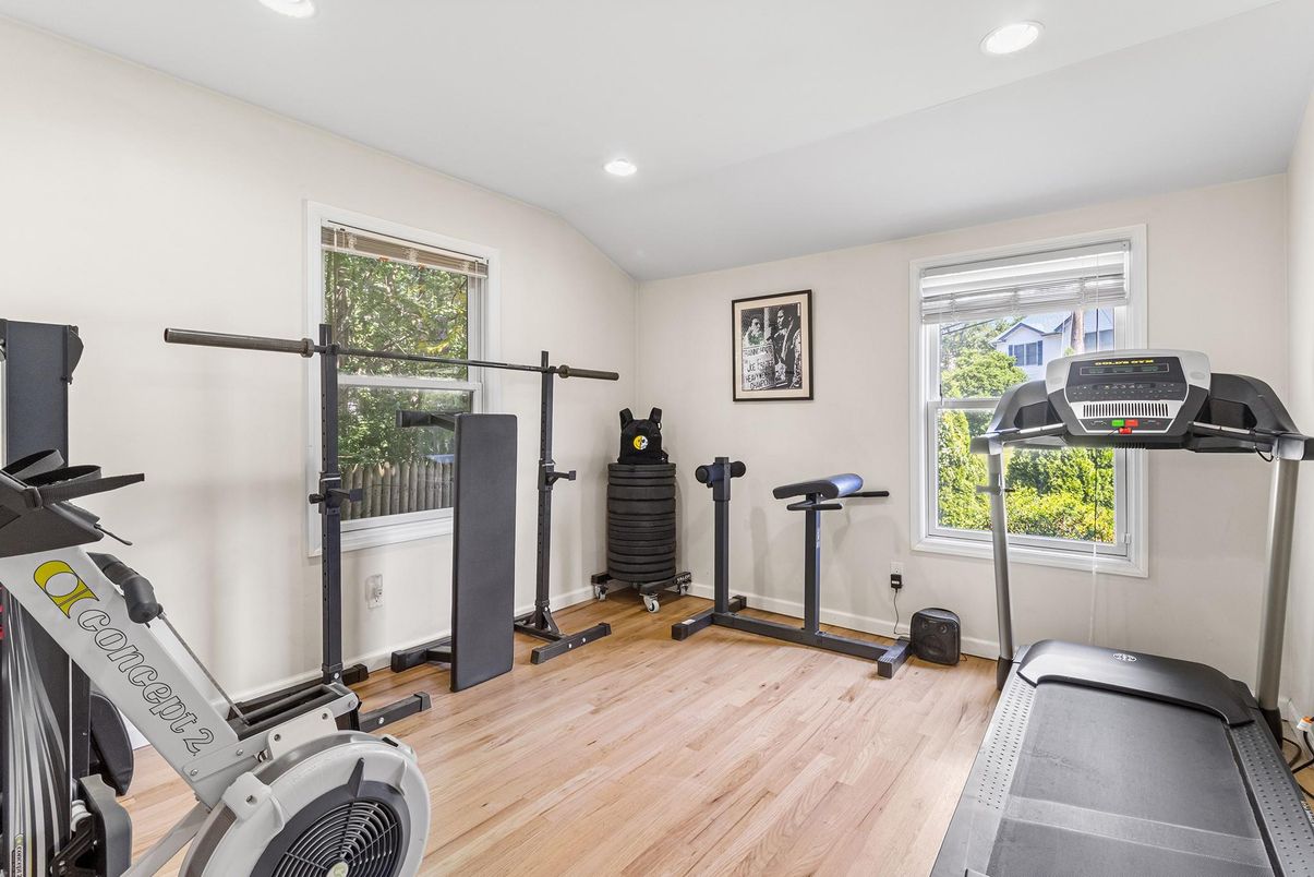 Fitness Equipment, Interior, Recessed Lighting, Wood Texture Flooring