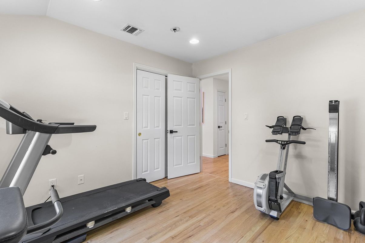 Fitness Equipment, Interior, Recessed Lighting, Wood Texture Flooring
