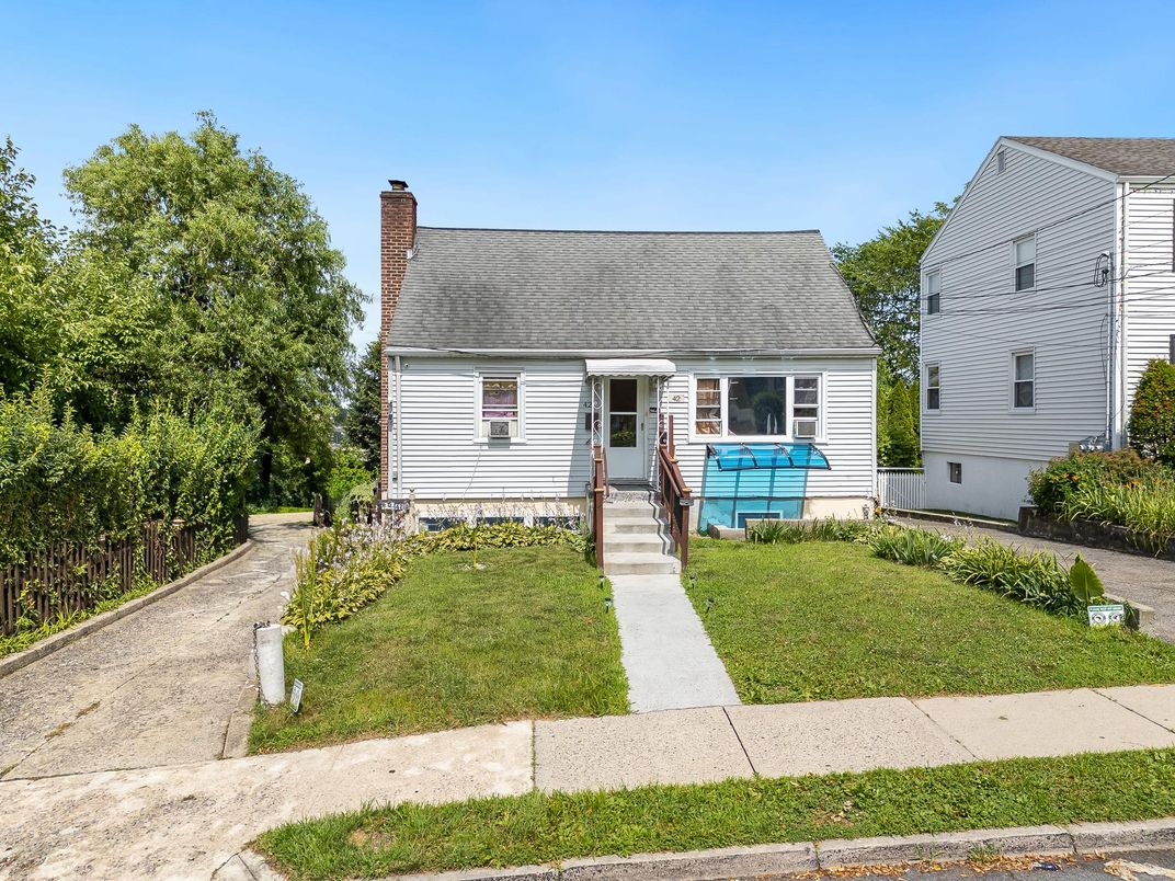 Backyard, Exterior, Facade, Cape Cod