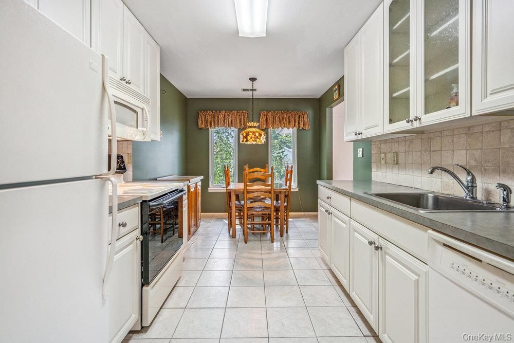 Dining room, Interior, Kitchen, Pendant Lights