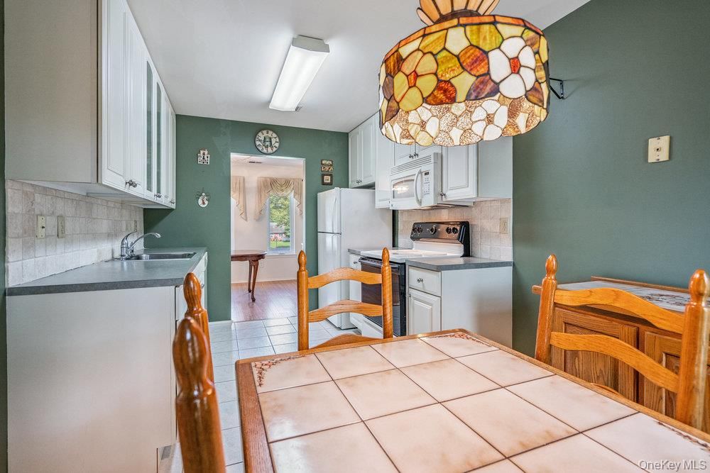 Dining room, Interior, Kitchen, Tile Countertops