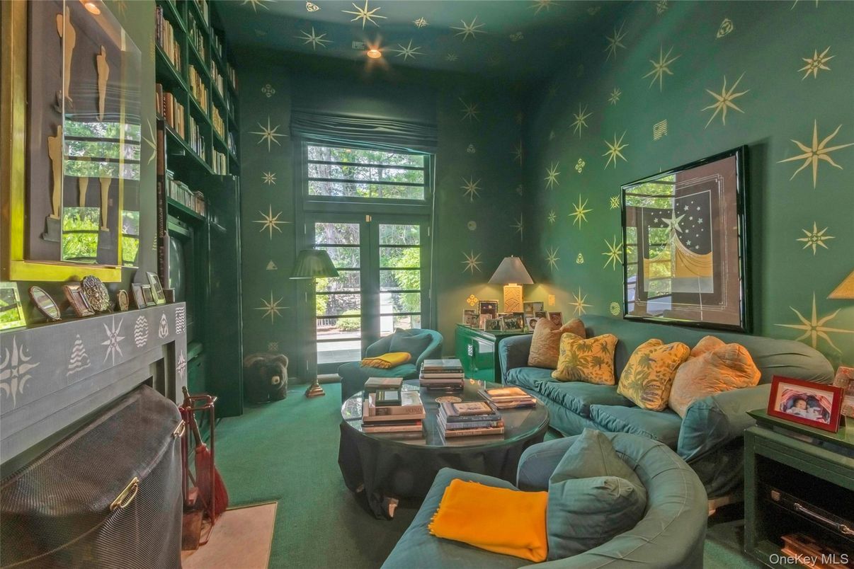 Fireplace, Interior, Living room