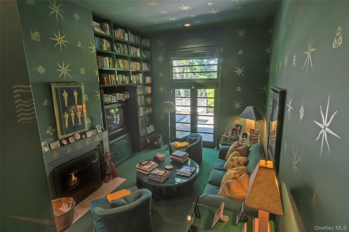 Fireplace, Interior, Living room, Recessed Lighting