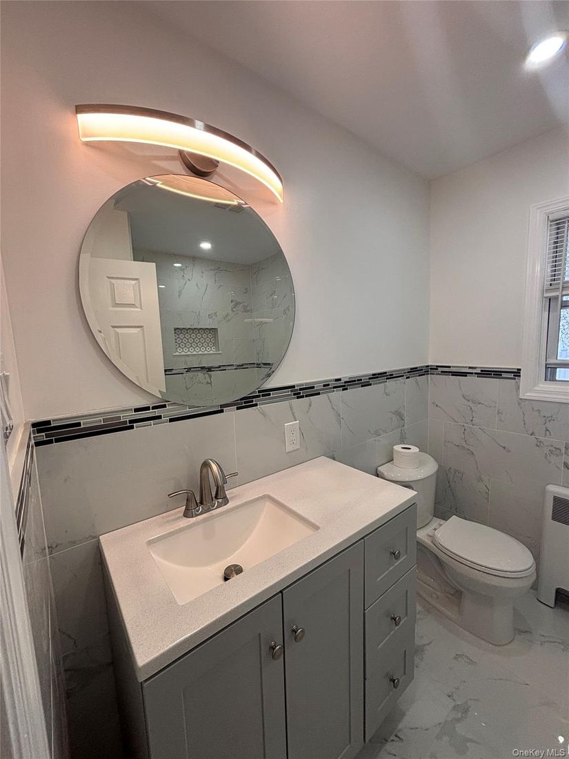 Bathroom, Interior, Marble, Marble Walls, Recessed Lighting