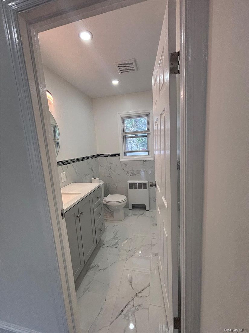 Bathroom, Interior, Marble, Recessed Lighting