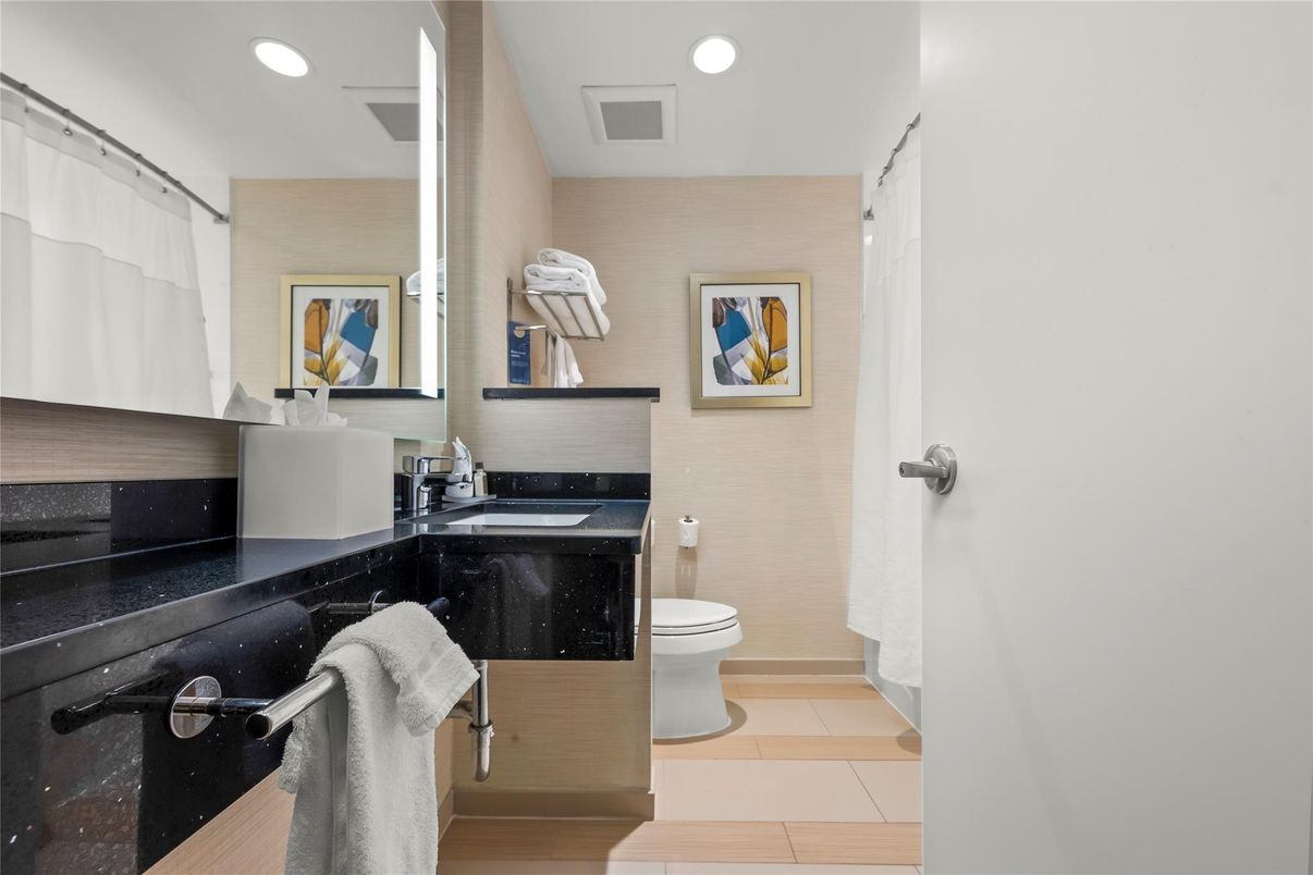 Bathroom, Interior, Recessed Lighting