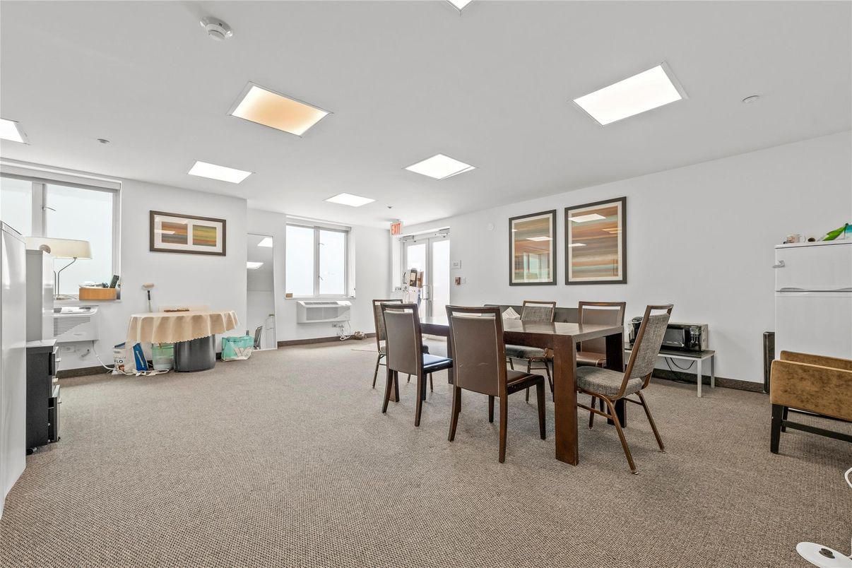 Dining room, Interior, Kitchen, Recessed Lighting
