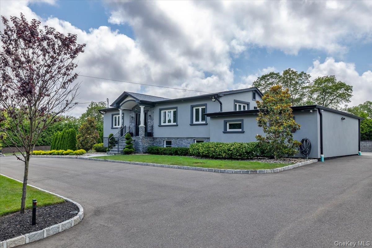 Exterior, Facade, Farmhouse