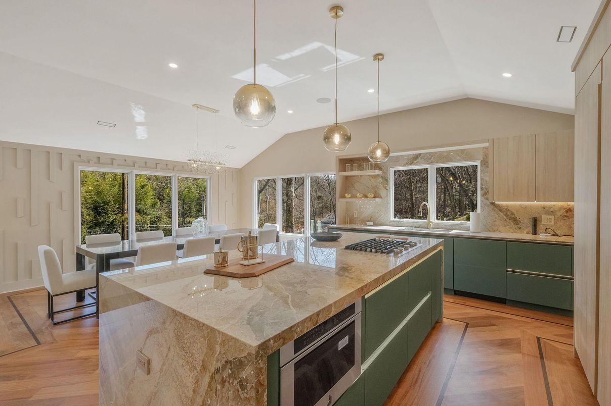 Dining room, Interior, Kitchen, Pendant Lights, Recessed Lighting, Wood Texture Flooring